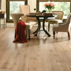 Dining area with hardwood flooring | Petersen's Carpet & Flooring